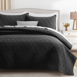 Lavsiry Black Quilt King Size Bedding Set, Summer Thin Microfiber Quilted Bedspread & Coverlet, Soft Lightweight Comforter for All Seasons - 3 Piece(1 Quilt, 2 Pillow Shams)