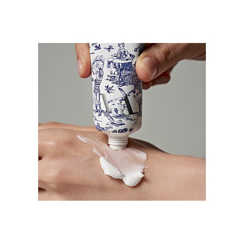 V&A Beauty Choose one of two V&A Scented Hand Creams