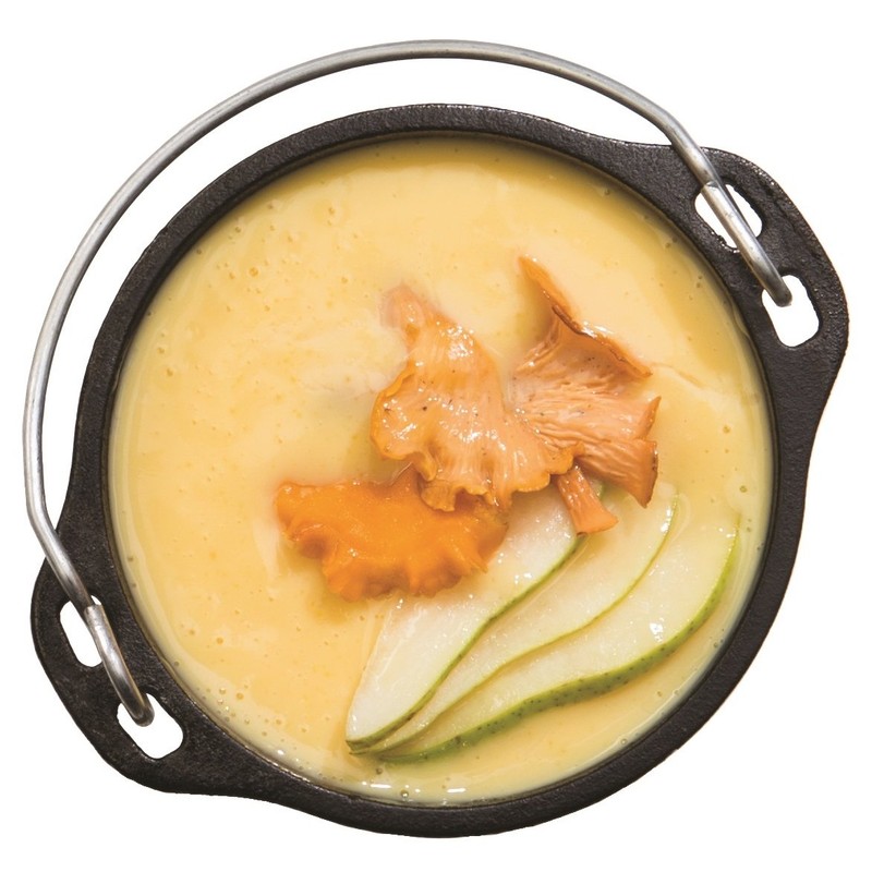 Lodge HCK Heat Enhanced and Seasoned Cast Iron Country Kettle,