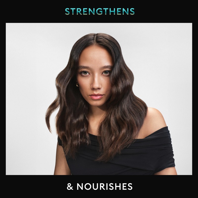 TRESemmé Strengthening & Nourishing Shampoo Anti-Breakage For Damaged Hair Formulated