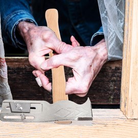 Lightweight Carbon Steel Roofing Hatchet, 17oz Magnet Roofing Hatchet Carbon Steel Shingling Hammer with Wooden Handle for Roof Repair