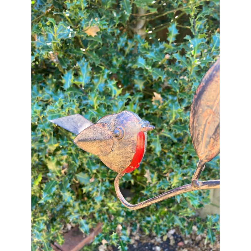 MAISONICA Tall 1.28m Rusty Robin Metal Garden Stake Spinner Balancer