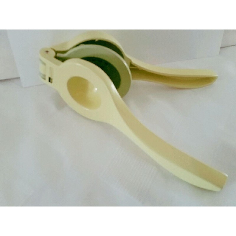 Amco 8 in. L Yellow Aluminum Citrus Juicer