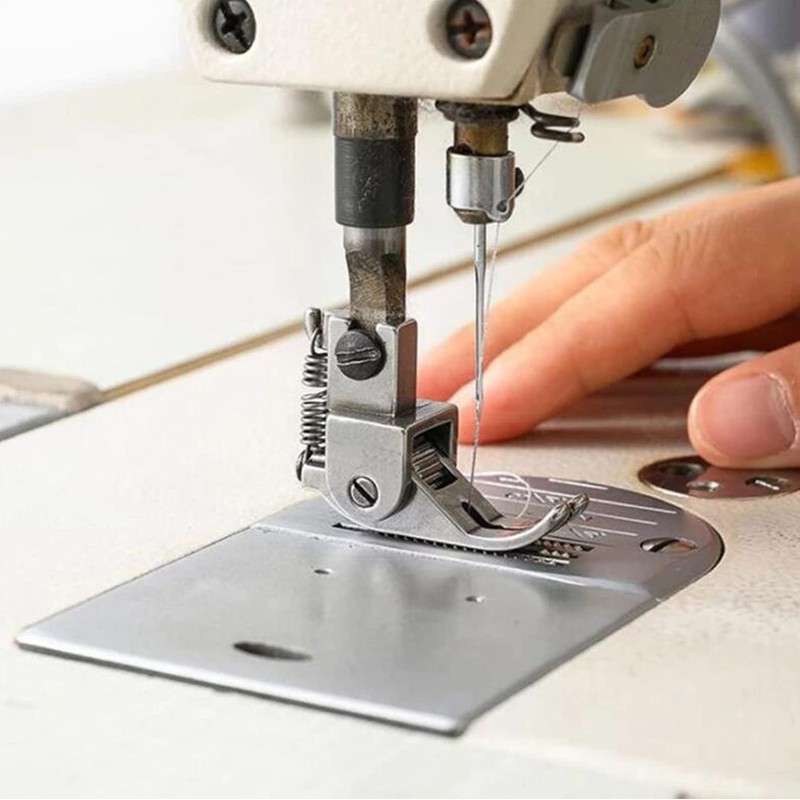 Fbshicung Adjustable Iron Gear Presser Foot P363 Roller Zipper Presser