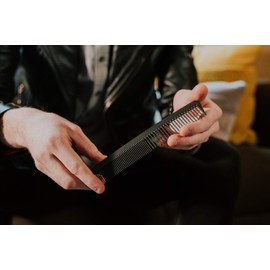 Chicago Comb Model 6 Carbon Fiber, 17.8 cm long, graphite black, anti-static