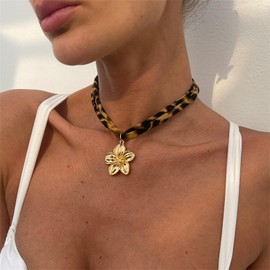 PINK TOWN Vintage Boho Necklace,Fashion Leopard Starfish/Flower/Heart/Cross Pandent Necklace Satin Fabric Leopard Choker Bohemian Summer Beach Holiday Jewelry for Women (Flower)