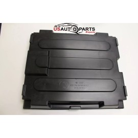 Isuzu Genuine Isuzu Battery Cover For NPR NPR-HD NQR NRR 4BD2 4HE1 4HK1 4.8L 1995-2007