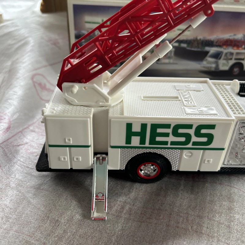 Hess Vintage 1989 Fire Truck Bank w/Lights, Flashers & Dual