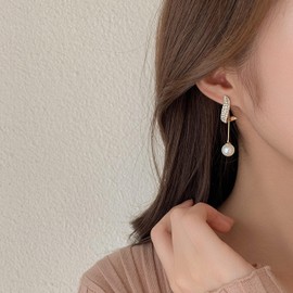 Pearl Earring for Women Gold Pearl Hoop Earrings Twisted Crystal Pearl Stud Earrings Long Tassel Dangle Earrings for Women Trendy Stuff Party Prom Wedding Jewelry Gifts