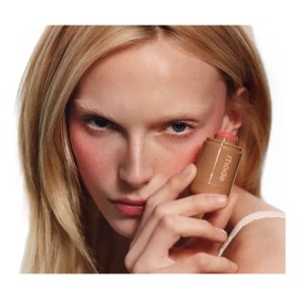 Rubor en Barra Rhode Pocket Blush para un Acabado Natural - Tono Piggy