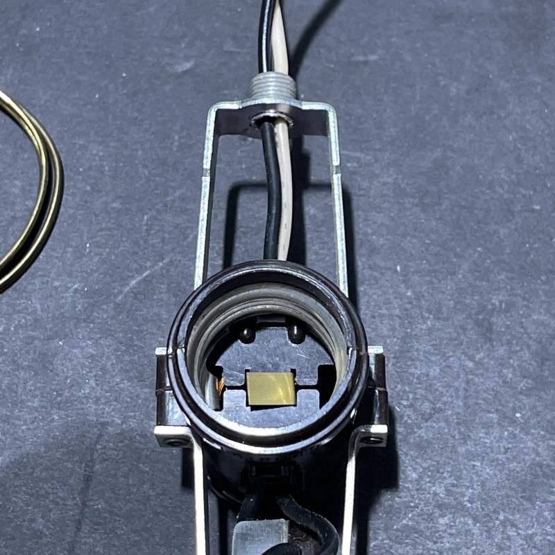 Triboro 2-Light Socket Cluster Pull Chain Lampholder 660W 125/250V