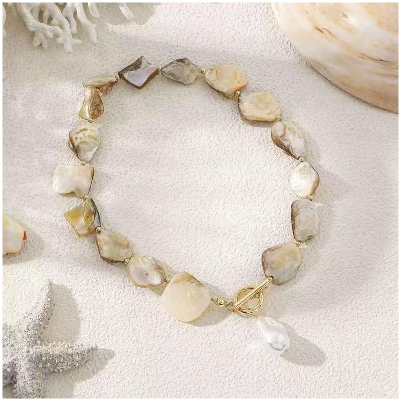 HUGE SWAN Irregular Seashell Choker Necklaces, Chunky Shell Necklace Pendant