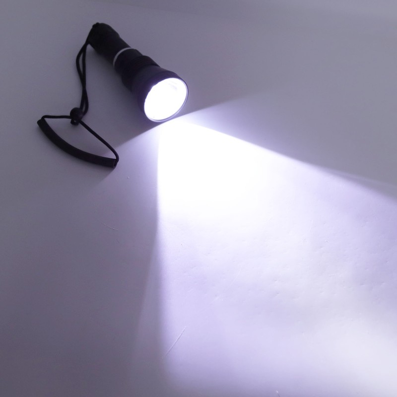 Waterproof Flashlight for Diving 5000LM P50 4 Lamp Beads 3