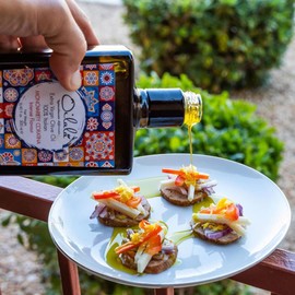 Oilala Oil Gift Pack, Coratina Italian olive oil, Balsamic Vinegar Of Modena, Family Farm, Puglia Italy, Local Artisan Inspired Gift Box, Eco Friendly Packaging, 500ml each Bottle (Oil and vinegar)