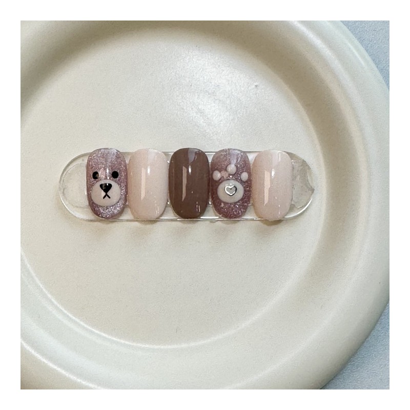 Dara Beauty 2024 January Art of the MonthBear Magnet Nail❣