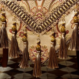 NYSMXF Luxury Velvet Gold Table Runner 72 Inches Long with Vintage Damask Jacquard Design for Dining Room,Living Room,Home Decor,Elegant Beaded Tapestry,Lining