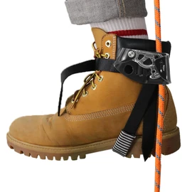 NewDoar Right Foot Ascender Riser Rock Climbing Tree Arborist Mountaineering Rappelling Quick Step Equipment CE Certified Climbing Device for 8~13MM Rope(Right Black)