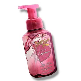 Baꞎh aпd Body Works Gentle Foaming Hand Soap 8.75 Fl Oz (Packaging may vary) (Cozy Cashmere)
