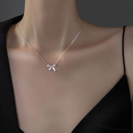Aneneiceera Fashionable Shiny Rhinestone Bow Tie Necklace Choker Gold Chain Bling Bow Tie Pendant Necklace Bow Tie Crystal Necklace Jewellery for Women Girls, Metal Material, Rhinestone