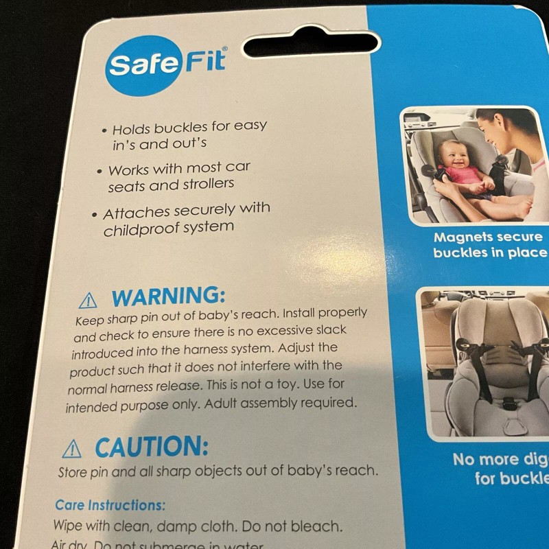 SAFEFIT® CAR SEAT BUCKLE MAGNETS - HOLDS BUCKLE, PREVENTS TWISTED