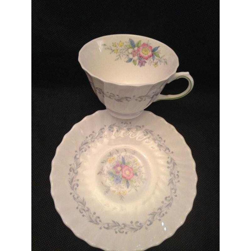 Royal Doulton English China "Windermere" 5 Pc Place Setting, 11