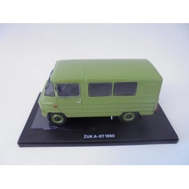 OPO 10 - Collectible miniature car 1/24 compatible with ZUK A-07 (1990) VQR31