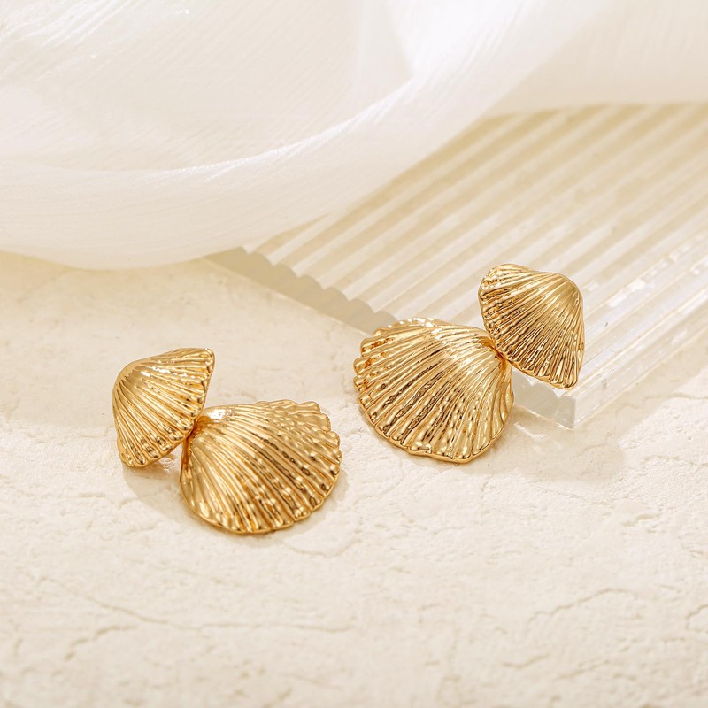 RAUCHBE Gold Shell Dangle Earrings for Women Seashell Drop Earrings