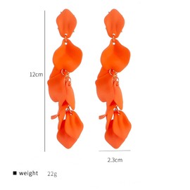 DUOMAIMA Acrylic Petal Dangle Earrings Long Drop Rose Flower Earrings for Women Girls Fashion Boho Acrylic Flower Earrings for Party, Zinc, No Gemstone