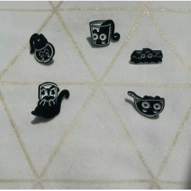 "Liquid Black Cat Set Nr. 2" x5 Pin Set (Artistic Black/White) "Brand New ".