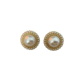 Vintage Round Pearl Button Clip On Earrings 3D Relief Non Pierced Earrings Gold Silver Clip Earrings Big Hammered Disc Clip Earrings Hammered Dome Half Hoop Clip On Earrings Jewelry for Women