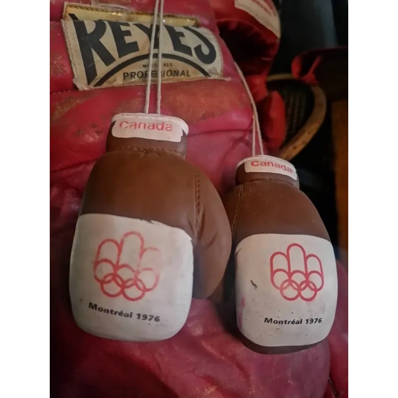 Lote De Dos Guantes D Colección,olimpiadas 1976 Y Box Azteca