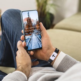 Daily Bible Verse WWJD Bracelet, Christian Jesus Wearable Bracelet for Women Men, WWJD Bracelet Scan - What Would Jesus Do Bracelet Purple