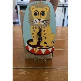 Linden Vintage Googly Moving Eye German Lion Key Wind Pendulette Mini Wall Cuckoo Clock