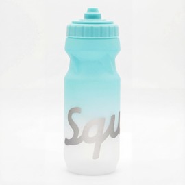 SQUALO Cycling Water Bottle 20oz / 610ml – Ultra-Lightweight 56g Squeeze Bike Bottle with Self-Sealing High Flow Nozzle – Leak-Proof, BPA-Free, Ergonomic Fit for Road & Mountain Biking (Blu Grad)