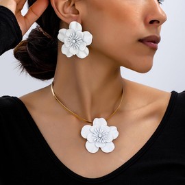 Vintage Flower Necklace Earring Set Gold Snake Chain Necklace Bohemian Red Flowers Choker Necklaces Hypoallergenic Statement Flower Stud Earrings Elegant Bridal Wedding Summer Beach Jewelry (White 1)