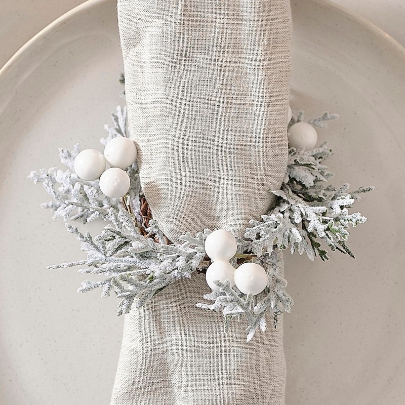 Ginger Ray Foliage Christmas Napkin Rings with Berries Tabletop Decorations