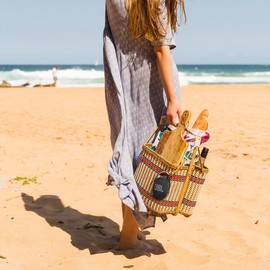 JBL Clip 4 - Portable Mini Bluetooth Speaker, big audio and punchy bass, integrated carabiner, IP67 waterproof and dustproof, 10 hours of playtime, speaker for home, outdoor and travel (Black)