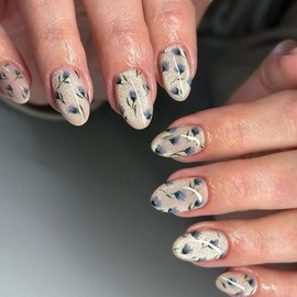 Short Press on Nails Almond Fake Nails Purple Flowers Acrylic Nails Cat Eye Full Cover Nails Press ons Cute Artificial Glossy Stick on Nails for Women 30 Pcs