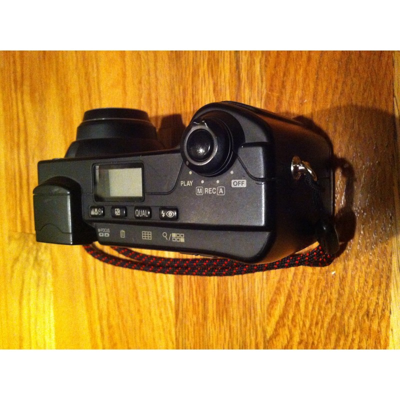 Nikon Coolpix 800 2MP Digital Camera w/ 2x Optical Zoom