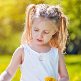 Unicorn Necklace for Girls, Rose Gold Plated Initial Necklaces Kids Necklace Crescent Moon Necklace Unicorn Necklace for Kids Unicorn Gifts for 6 Year Old Girl Kids Jewelry for Teen Girl Gifts (A）