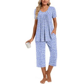 TAOHUADAO Womens Summer 2 Piece Pajama Sets, Short Sleeve Tunic Tops with Capri Pants, Lounge Sleepwear Ladies Pjs Sets with Pockets M, Spot Blue