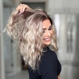 AISOM Chloe-Cool Blonde Short Water Wave 12 Inch 13x4 Free Part Synthetic Lace Front Wig for Women Natural Looking Low Density 120% Daily Use Heat Friendly