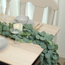 CQURE 32Pcs Eucalyptus Garland,Artificial Eucalyptus Leaves Table Greenery Garland Wreath Vines for Wedding Party Table Bedroom Wall Room Decor