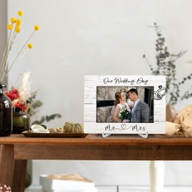 Luipk Mr and Mrs Wedding Gifts 4x6 Picture Frames, Wedding Gifts for Newlyweds Engagement Gifts for Couples Wood Photo Frame, Newly Married Couple Gift Engaged Gifts for Wall and Tabletop Display