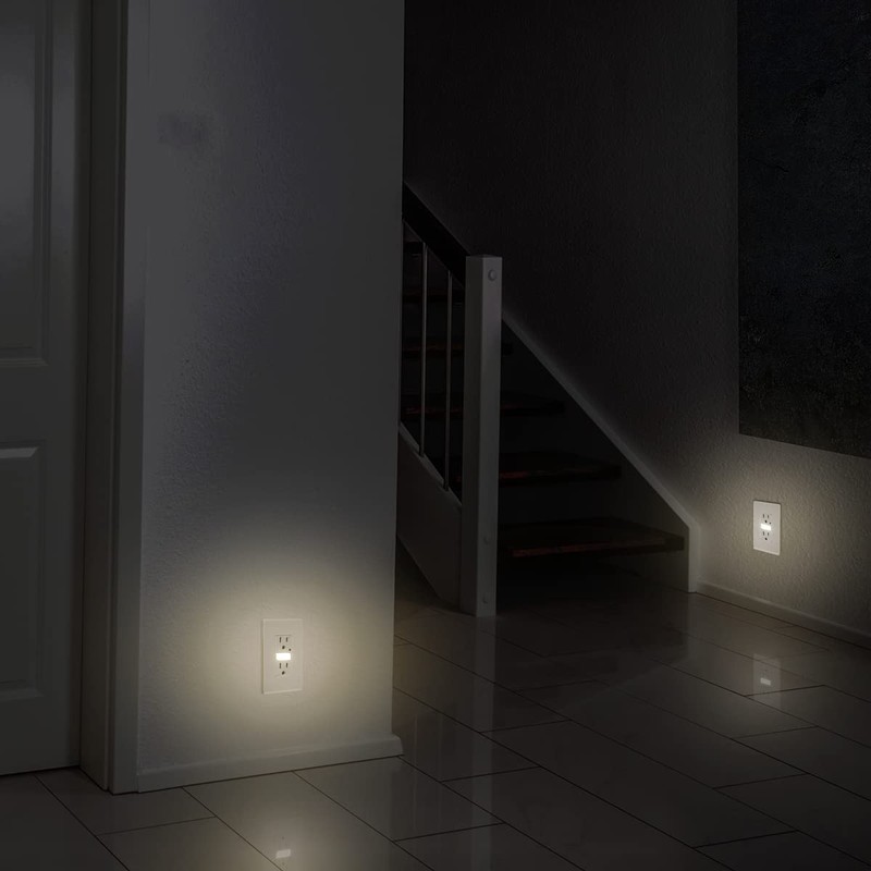 TOPGREENER LED Guide Light Receptacle with Automatic Daylight Sensor, Night