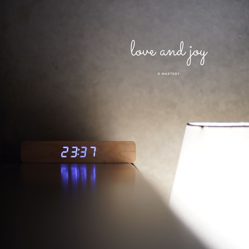 WOOD SHOW Qi Charging Clock, Digital Table Clock, Wireless Charging,