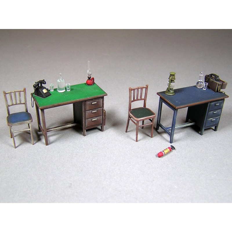 Miniart MA35564 1/35 Office Desk & Accessories Plastic Model