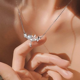 Inateannal Vintage Crystal Butterfly Choker Necklace Silver Rhinestone Pendant Necklace CZ Tiny Butterfly Chain Necklace Sparkling Wedding Cubic Zirconia Necklace, Zinc, No Gemstone