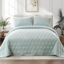KASENTEX Oversized Queen Size Quilt Set,Luxury Velvet Quilt Set Geometric Stitched,3 Piece Lightweight Bedspread,Soft Coverlet,2 Pillow Shams,Velvet Bedding for All Season,102x106 in, Gray Green