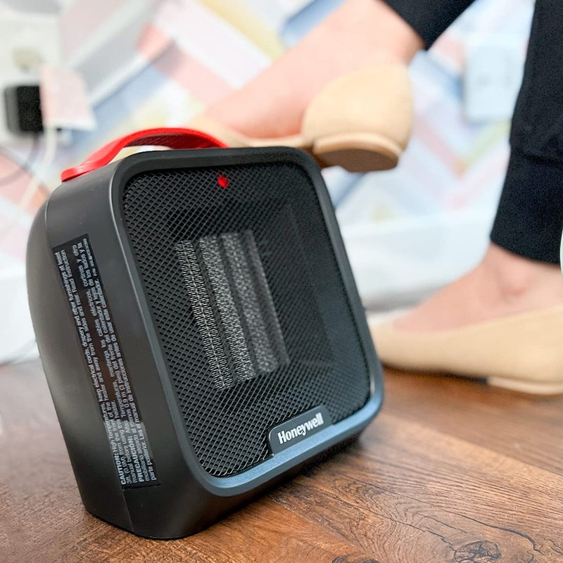 Honeywell UberHeat 5 Portable Ceramic 1500W Space Heater. Indoor space